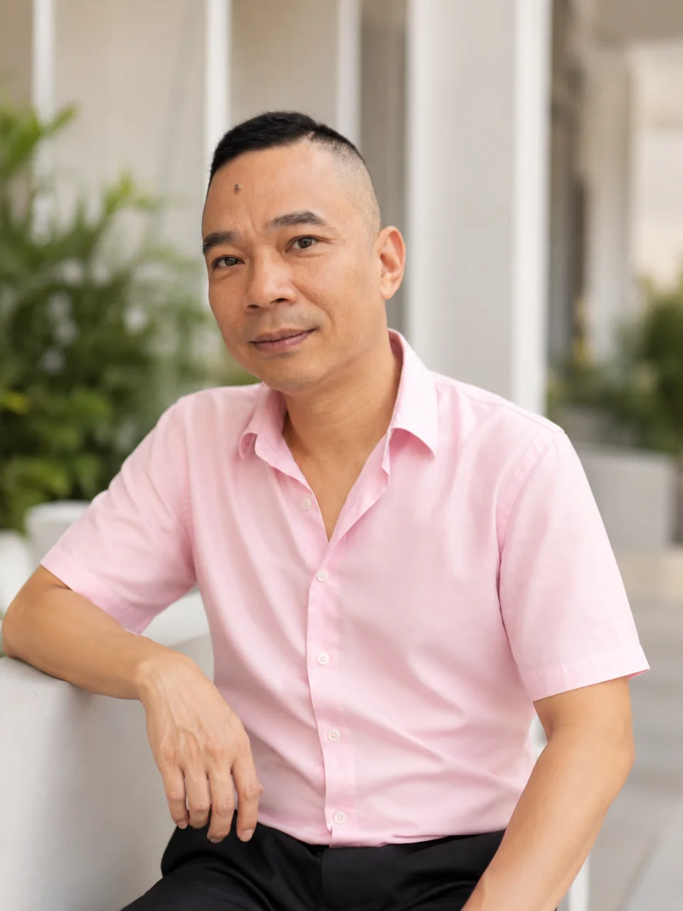 Mao Harvey, Material engineer with 30 years of experience who can propose customized formulations according to customer requirements. He is currently honorary chairman of the China Plastics Materials Association.