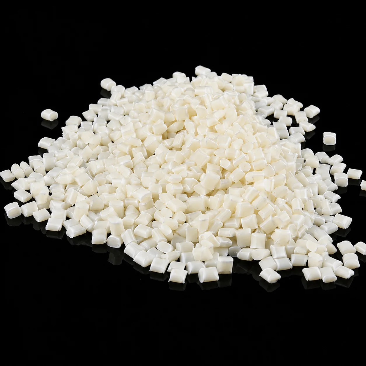 DGK-ABS NDW140U natural ABS pellet close-up
