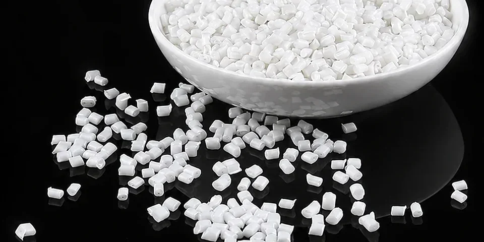 Real DGK-PP KJD789R-A1 permanent antistatic PP white pellets for 10^7-10^8 ohm static-control polypropylene applications